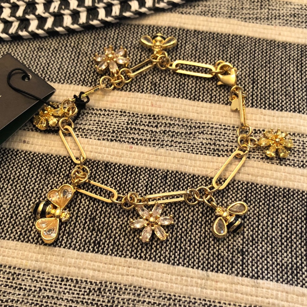 New with tag kate spade gold-tone bee & flower charm bracelet - Picture 2 of 5